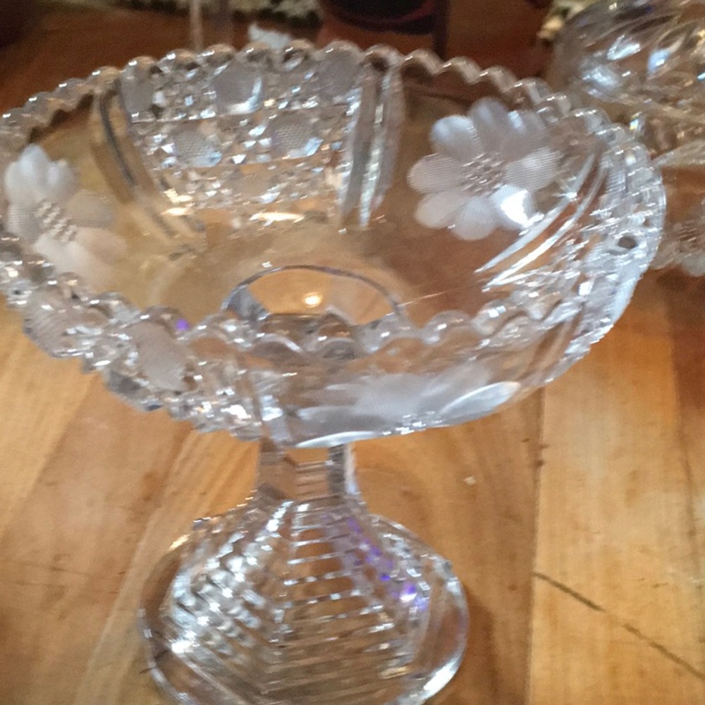 Dish on pedestal Mint condition cut crystal